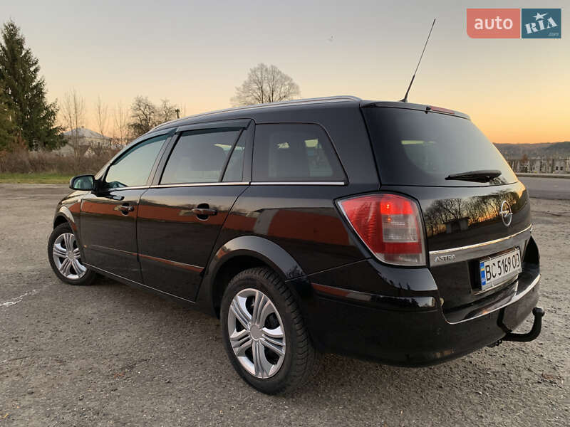 Универсал Opel Astra 2007 в Дрогобыче