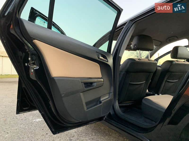 Универсал Opel Astra 2007 в Дрогобыче