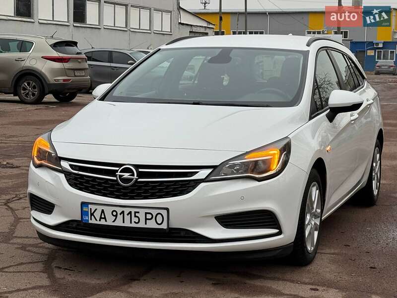 Універсал Opel Astra 2018 в Чернігові