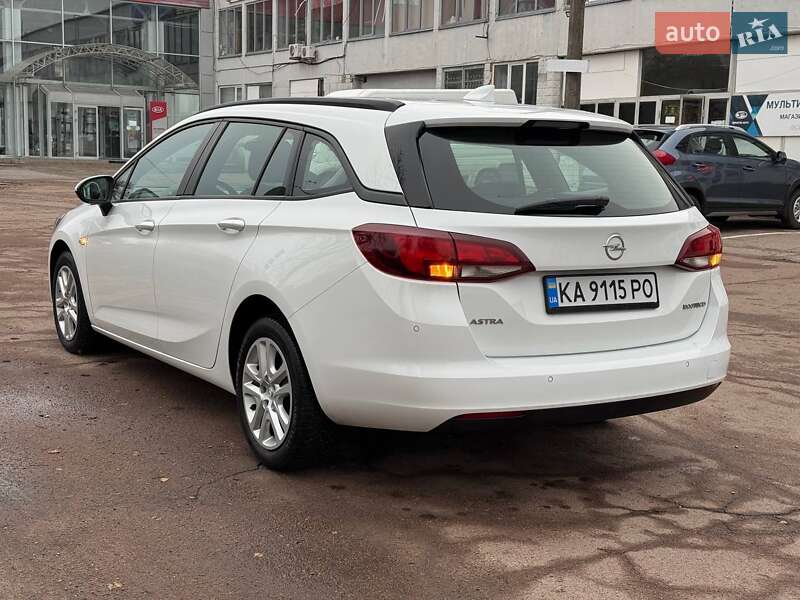 Універсал Opel Astra 2018 в Чернігові