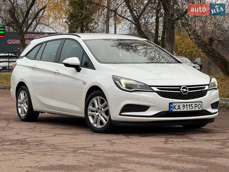 Універсал Opel Astra 2018 в Чернігові