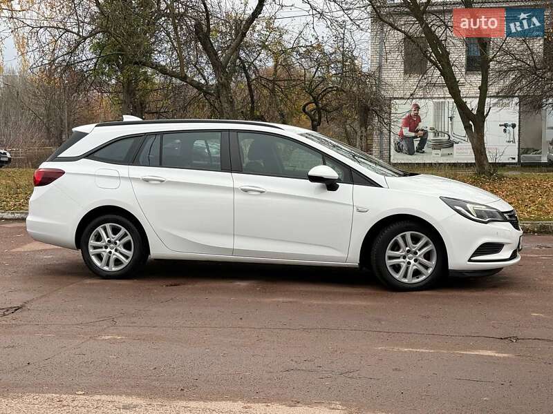 Універсал Opel Astra 2018 в Чернігові