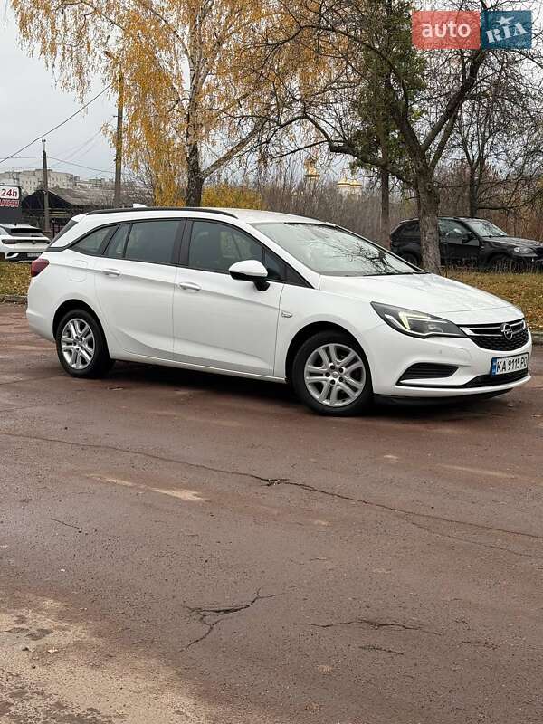 Універсал Opel Astra 2018 в Чернігові