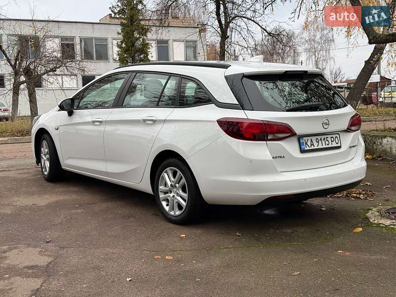 Універсал Opel Astra 2018 в Чернігові