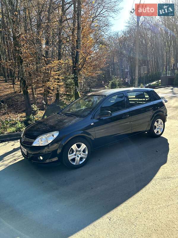 Хэтчбек Opel Astra 2009 в Ужгороде