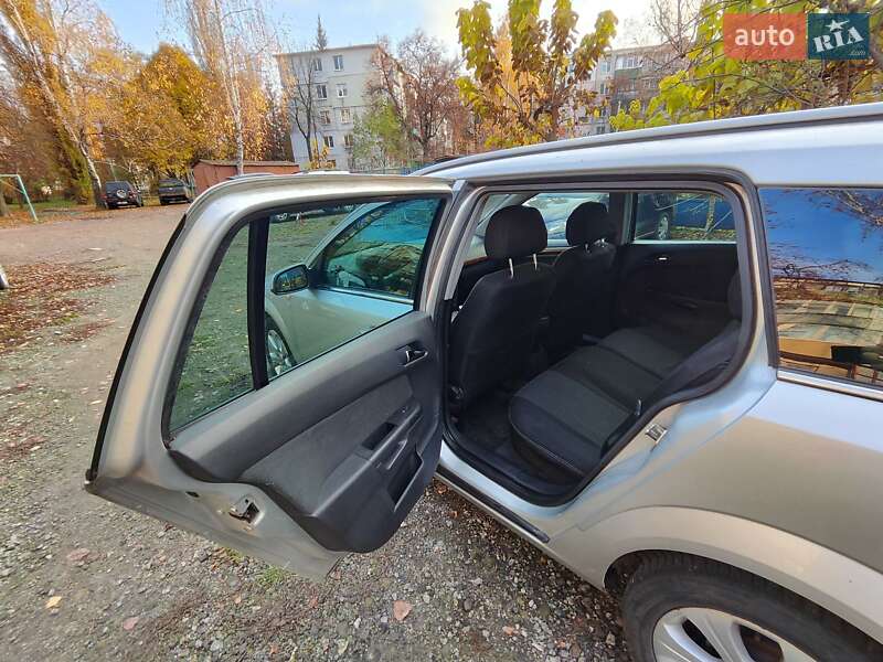 Универсал Opel Astra 2004 в Сумах
