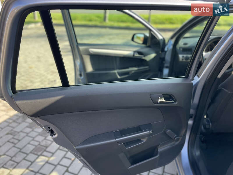 Универсал Opel Astra 2009 в Луцке фото 31 Универсал Opel Astra 2009 в Луцке