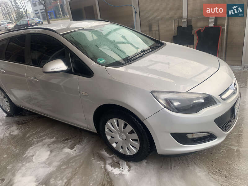 Универсал Opel Astra 2013 в Тернополе
