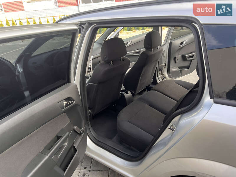 Универсал Opel Astra 2010 в Луцке фото 8 Универсал Opel Astra 2010 в Луцке
