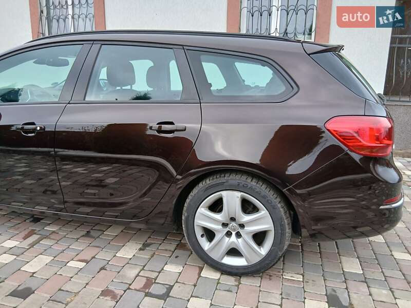 Универсал Opel Astra 2012 в Христиновке фото 12 Универсал Opel Astra 2012 в Христиновке
