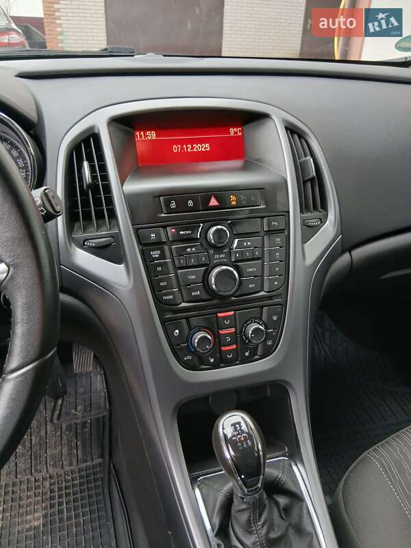 Универсал Opel Astra 2012 в Христиновке фото 15 Универсал Opel Astra 2012 в Христиновке