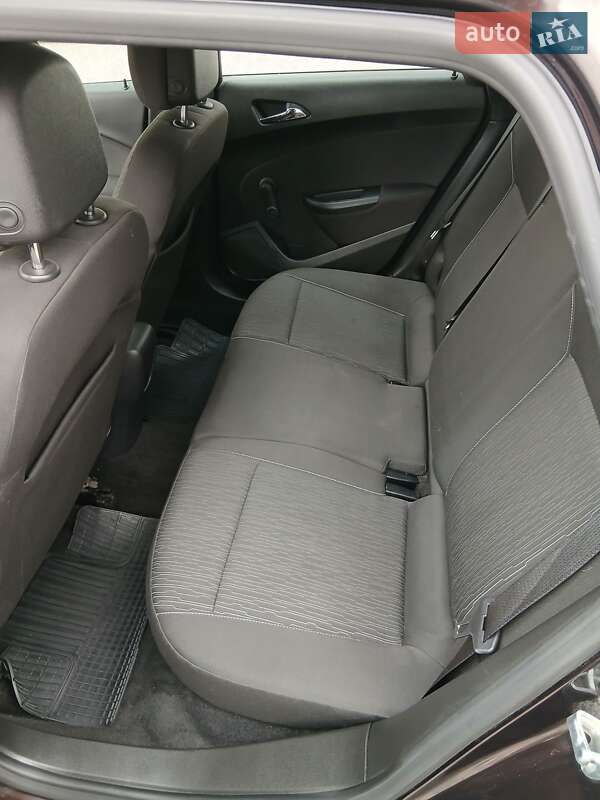 Универсал Opel Astra 2012 в Христиновке фото 21 Универсал Opel Astra 2012 в Христиновке