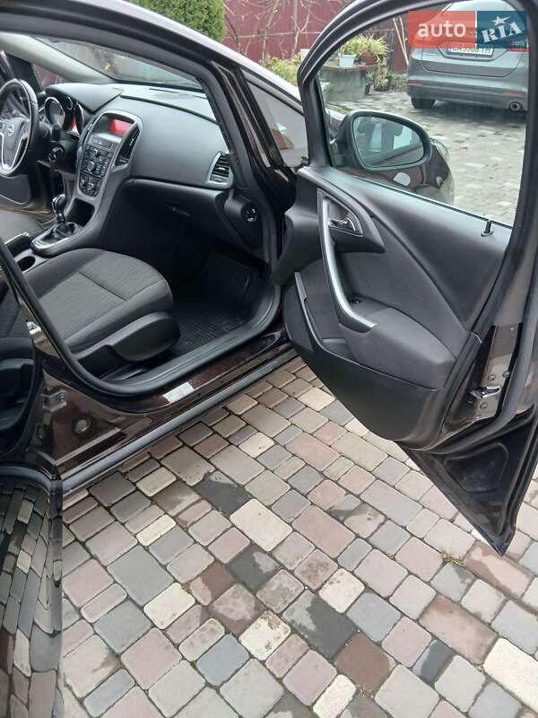 Универсал Opel Astra 2012 в Христиновке фото 23 Универсал Opel Astra 2012 в Христиновке