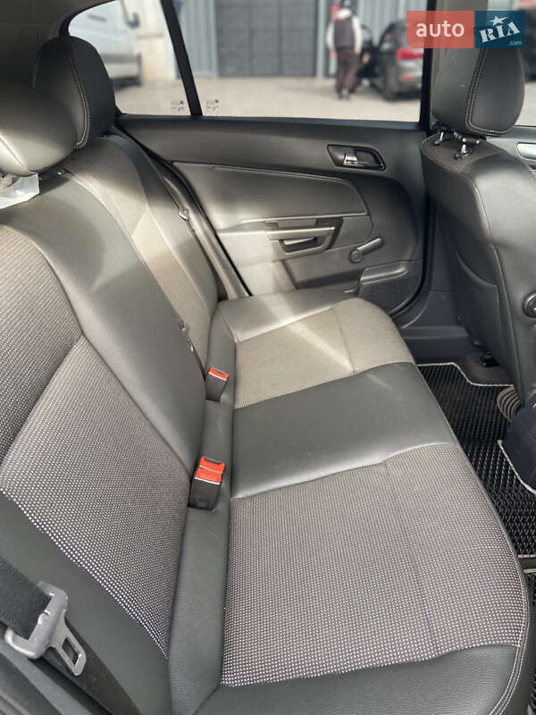 Хэтчбек Opel Astra 2007 в Ивано-Франковске фото 22 Хэтчбек Opel Astra 2007 в Ивано-Франковске