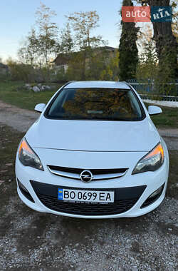 Універсал Opel Astra 2015 в Тернополі