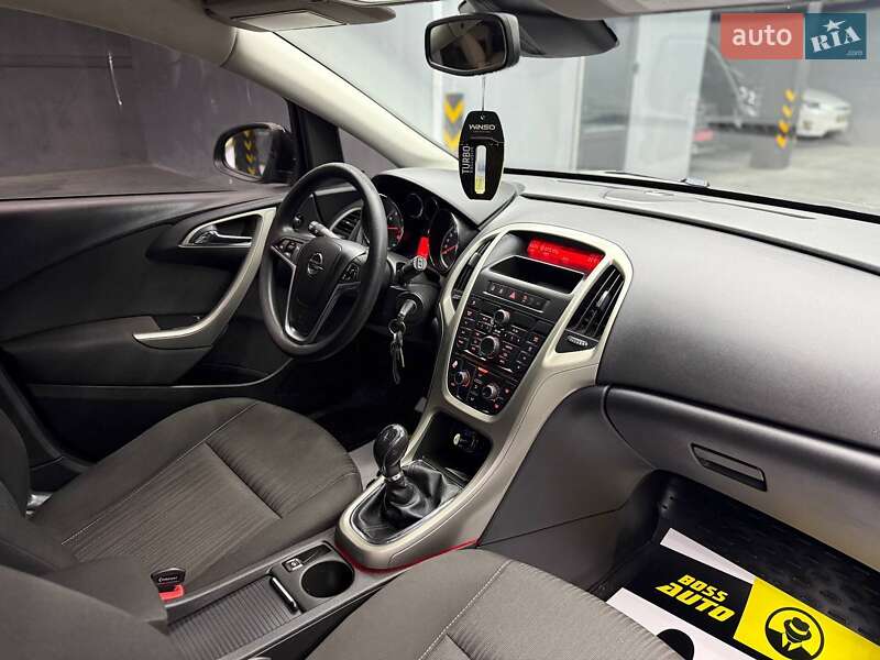 Хэтчбек Opel Astra 2010 в Черновцах