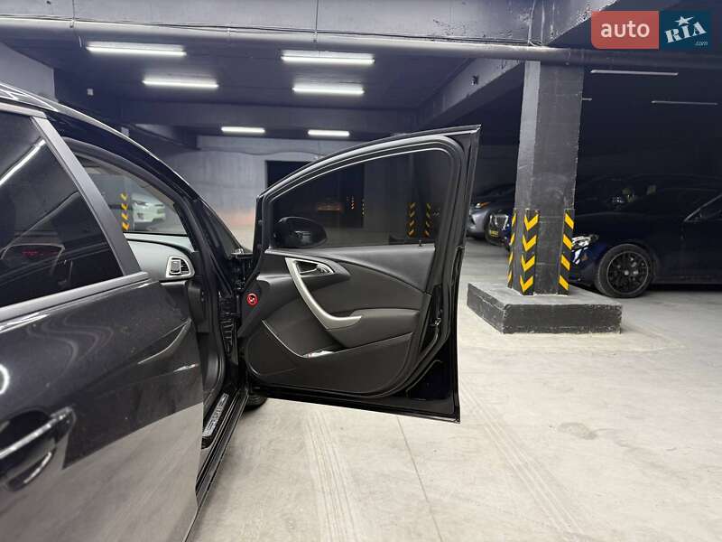 Хэтчбек Opel Astra 2010 в Черновцах