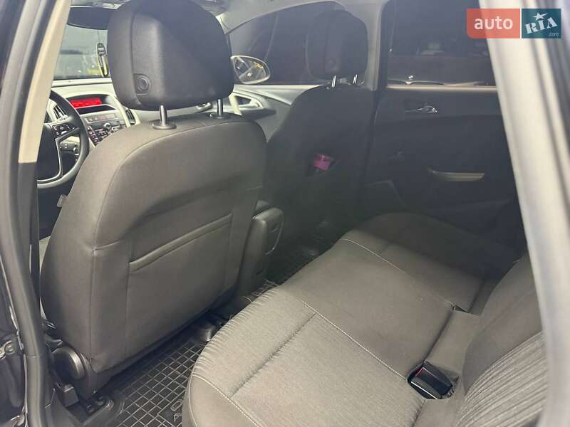 Хэтчбек Opel Astra 2010 в Черновцах