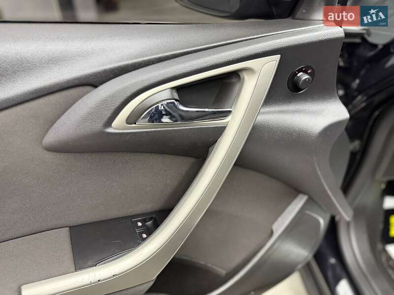 Хэтчбек Opel Astra 2010 в Черновцах