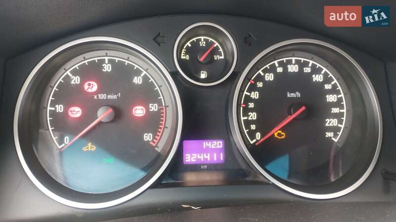 Универсал Opel Astra 2005 в Чугуеве