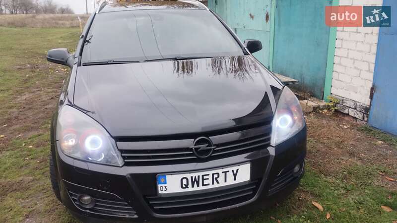 Универсал Opel Astra 2005 в Чугуеве