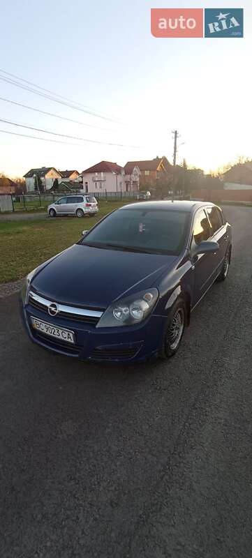 Хетчбек Opel Astra 2006 в Стрию