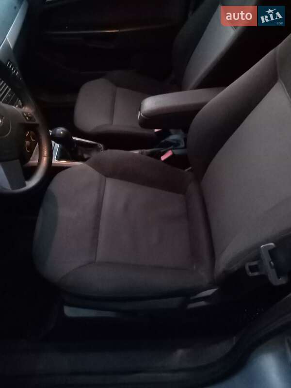 Універсал Opel Astra 2005 в Сокалі