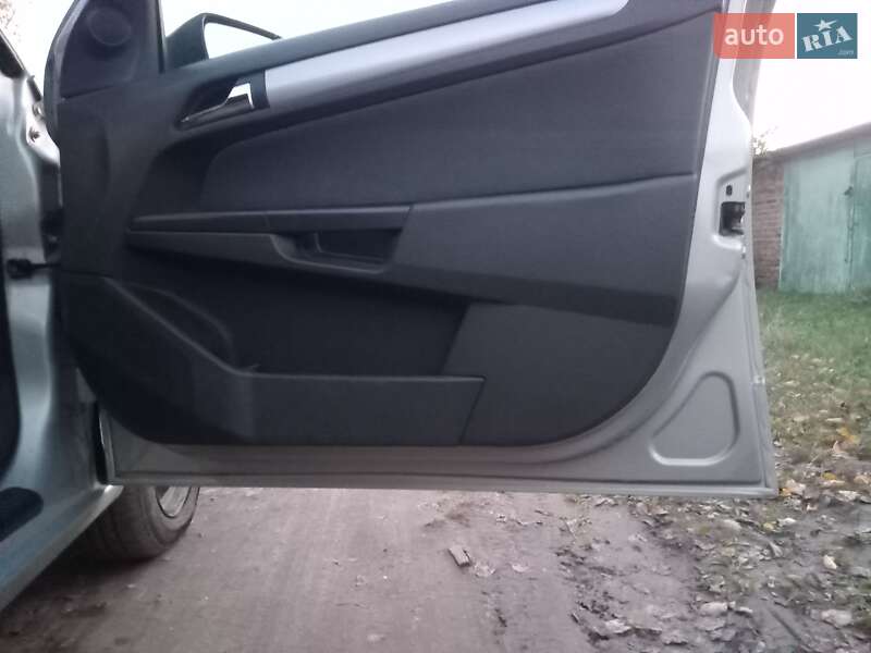 Універсал Opel Astra 2005 в Сокалі