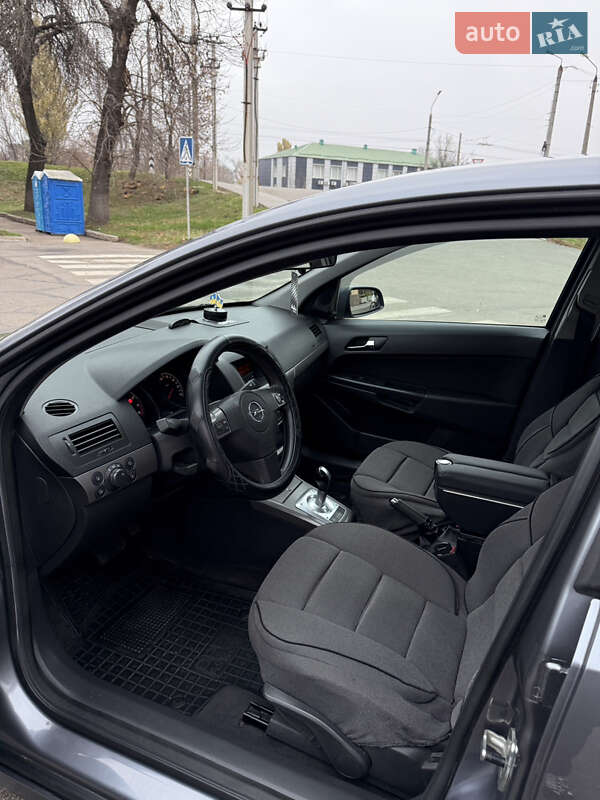 Хэтчбек Opel Astra 2005 в Краматорске