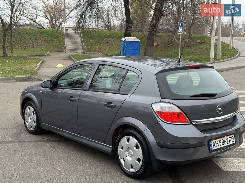Хэтчбек Opel Astra 2005 в Краматорске