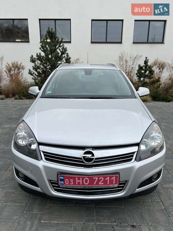 Универсал Opel Astra 2010 в Луцке фото 4 Универсал Opel Astra 2010 в Луцке