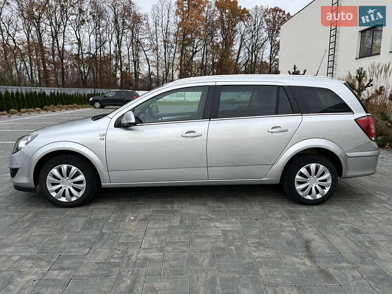 Универсал Opel Astra 2010 в Луцке фото 12 Универсал Opel Astra 2010 в Луцке