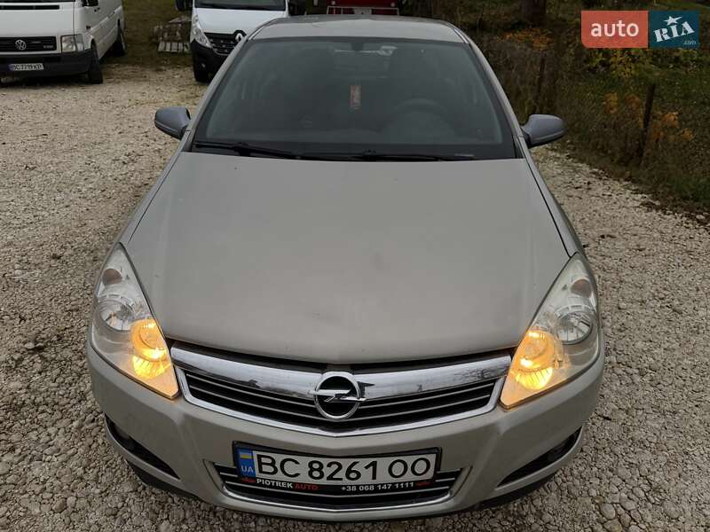 Седан Opel Astra 2007 в Львове