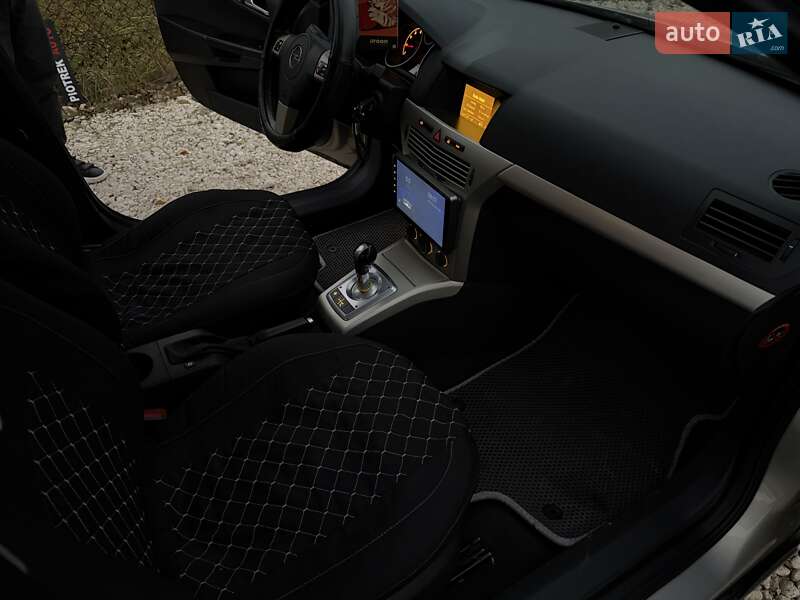 Седан Opel Astra 2007 в Львове