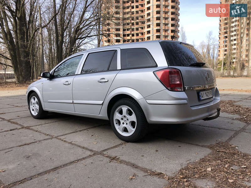 Универсал Opel Astra 2009 в Киеве