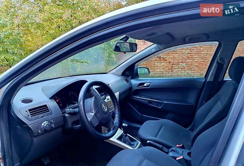 Хэтчбек Opel Astra 2007 в Зенькове фото 4 Хэтчбек Opel Astra 2007 в Зенькове