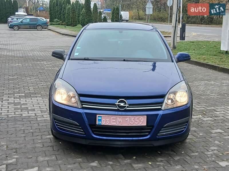 Хэтчбек Opel Astra 2005 в Черновцах