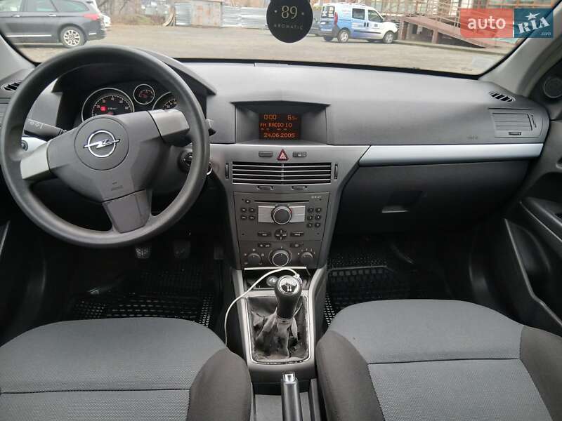 Хэтчбек Opel Astra 2005 в Черновцах