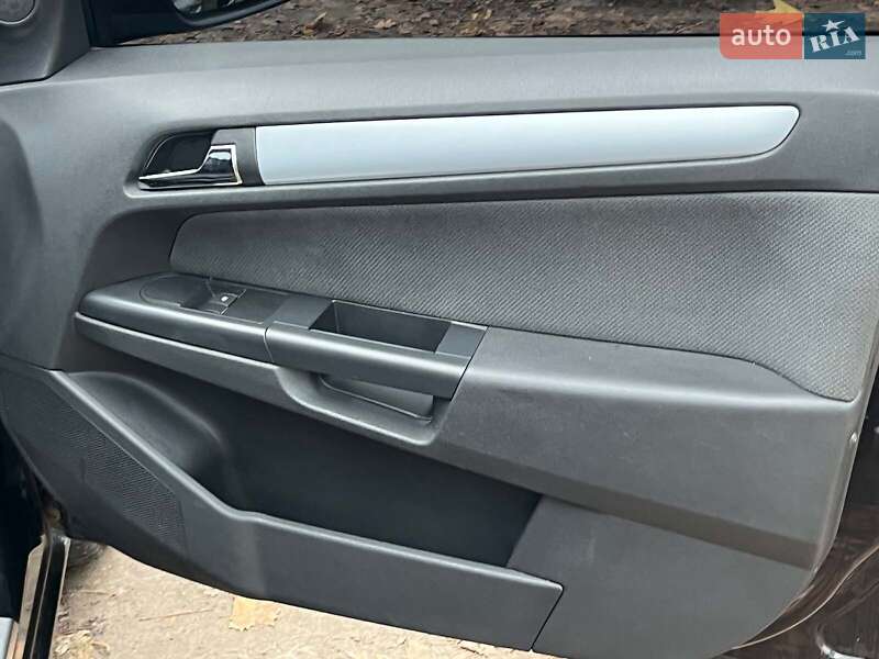 Универсал Opel Astra 2006 в Киеве