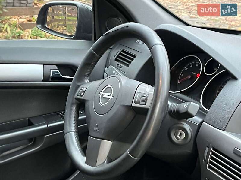 Универсал Opel Astra 2006 в Киеве
