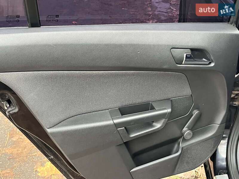 Универсал Opel Astra 2006 в Киеве