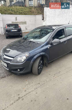 Універсал Opel Astra 2010 в Львові