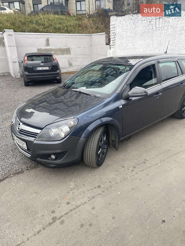 Opel Astra 2010
