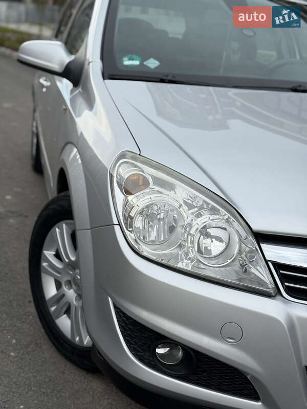 Универсал Opel Astra 2008 в Тернополе