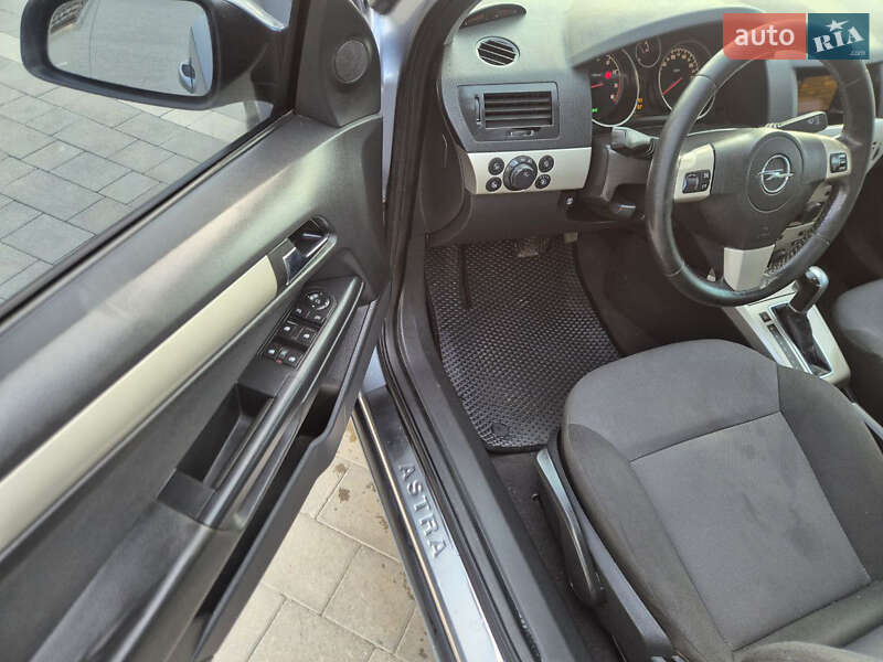 Седан Opel Astra 2008 в Каменец-Подольском