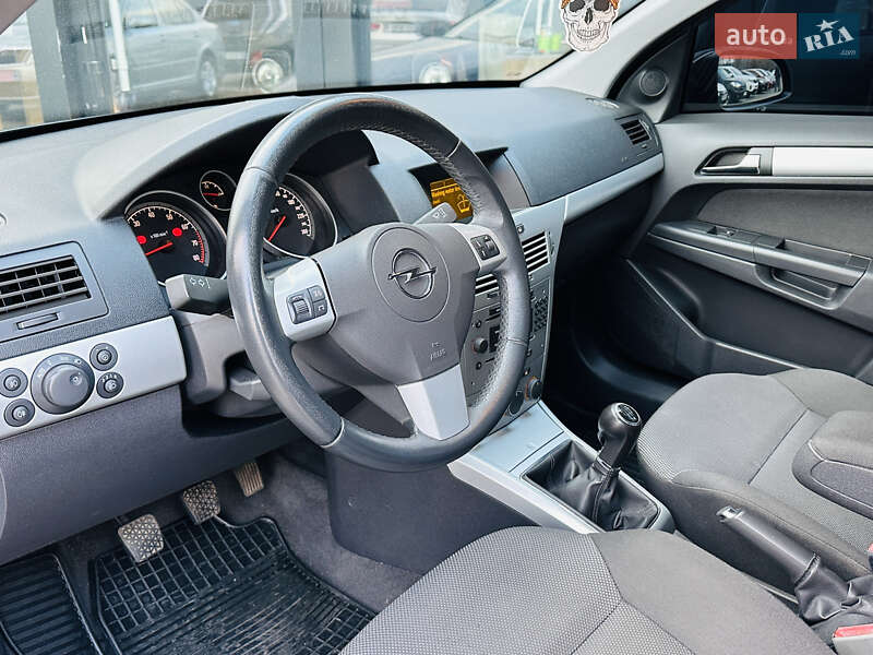 Універсал Opel Astra 2009 в Харкові