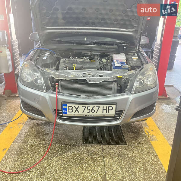 Універсал Opel Astra 2010 в Кам'янець-Подільському