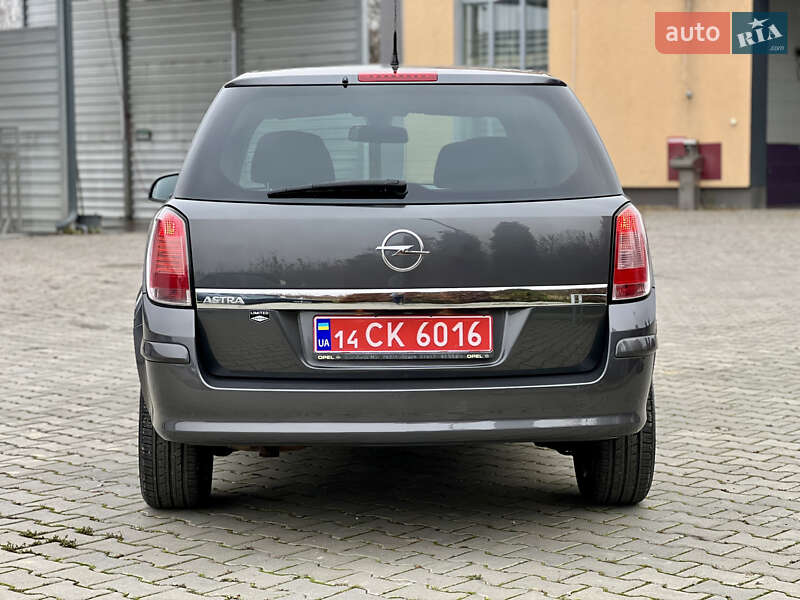 Універсал Opel Astra 2010 в Івано-Франківську