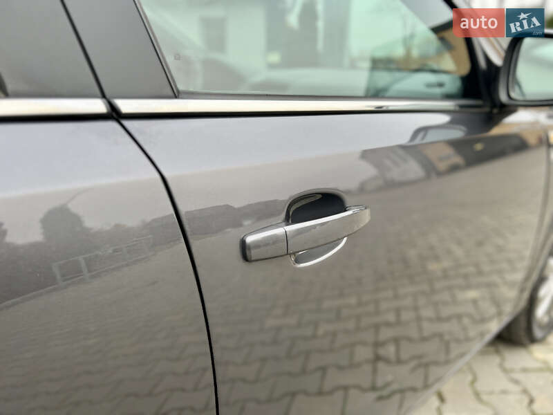 Універсал Opel Astra 2010 в Івано-Франківську