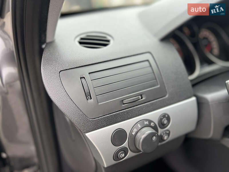 Універсал Opel Astra 2010 в Івано-Франківську